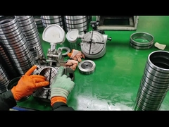 محامل الدوار الكروية تخضع لاختبارات دقة